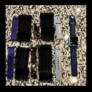 Apple Series 3 watch with 4 bands 38 mm and a charger